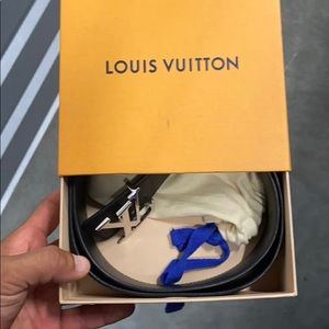 Men’s Louis Vuitton Reversible Belt .